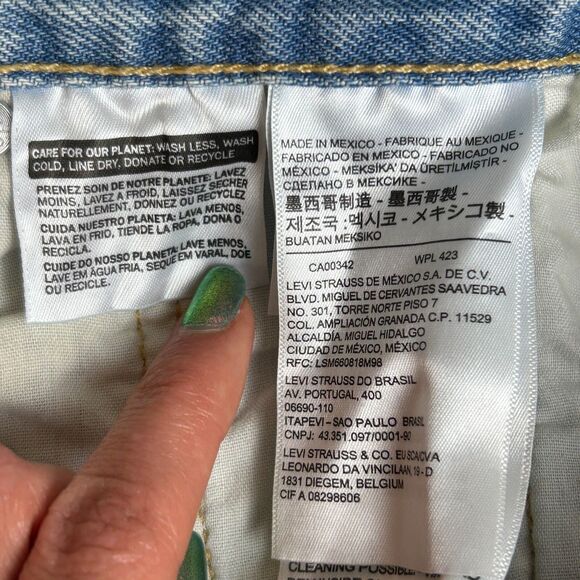 NWT Levi’s 501 Original High Rise Cotton Blue Denim Distressed Jean Shorts 25 - Picture 14 of 15